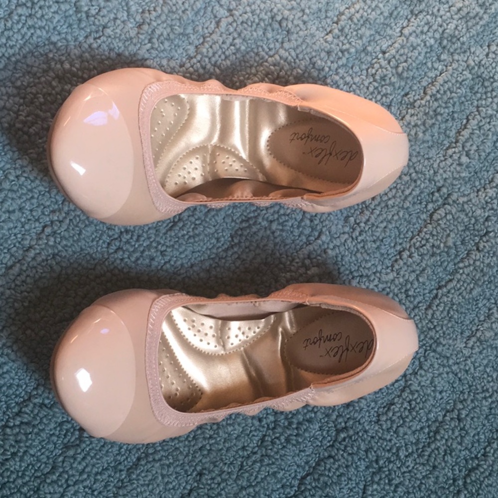 Nude flats